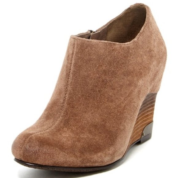 Vince Camuto Suede Tan Wedge Ankle Booties - Picture 1 of 11